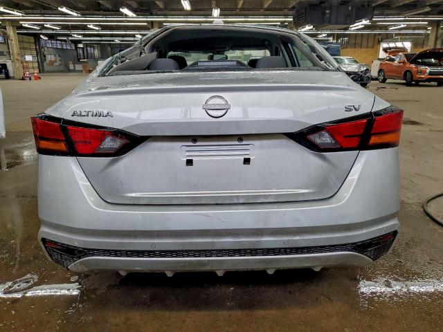 Nissan Altima Sv Image 9