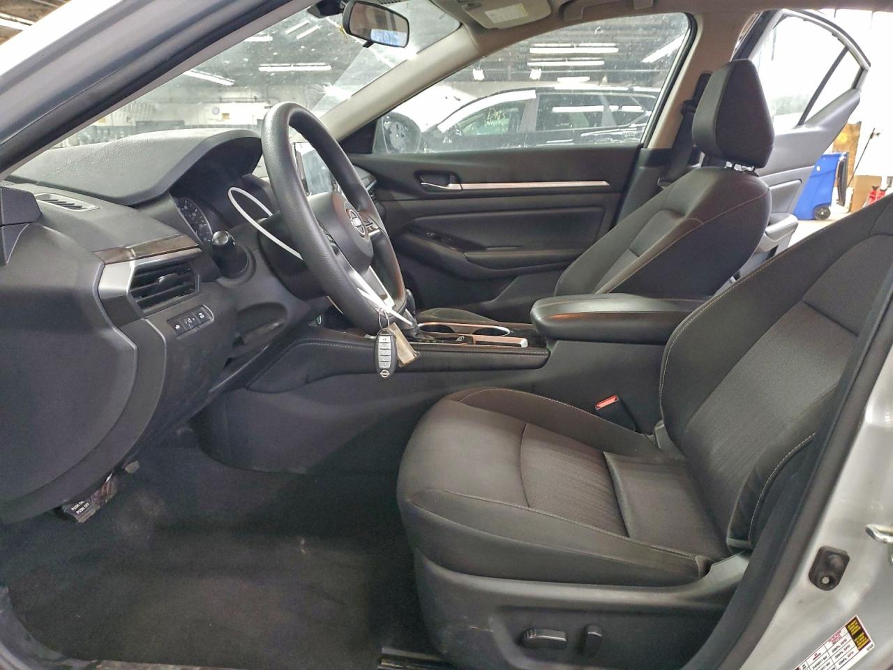 Nissan Altima Sv Image 3