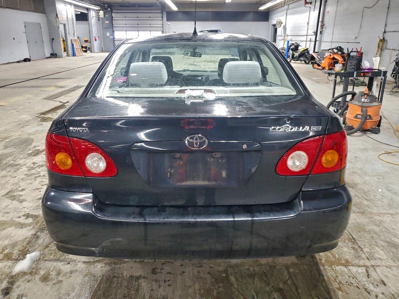 Toyota Corolla Ce Image 5