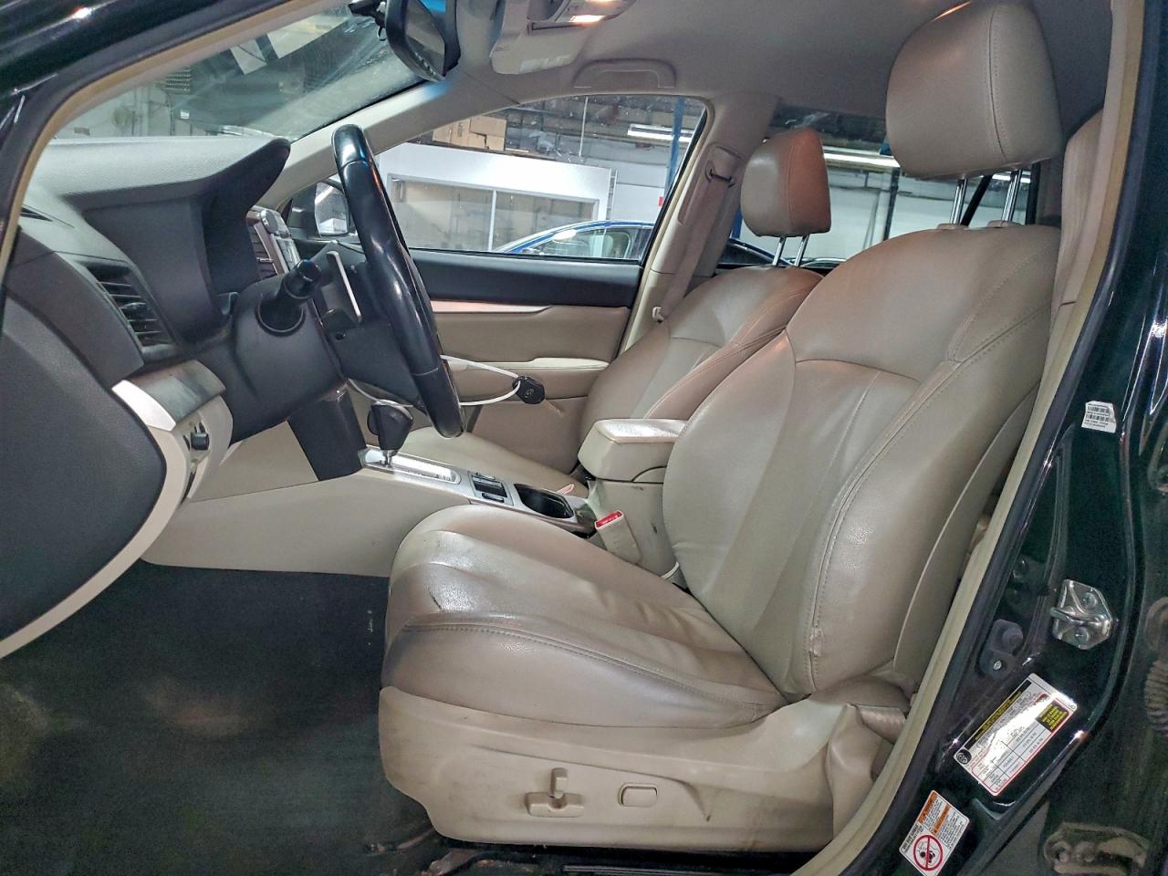 Subaru Outback 2.5i Premium Image 11