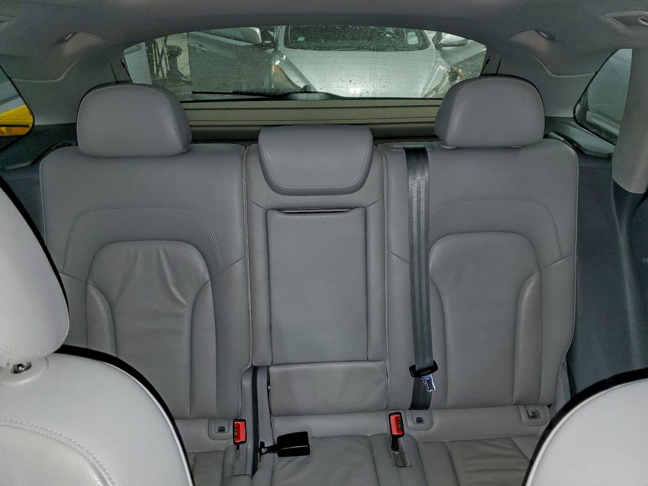 Audi Q5 Premium Plus Image 10