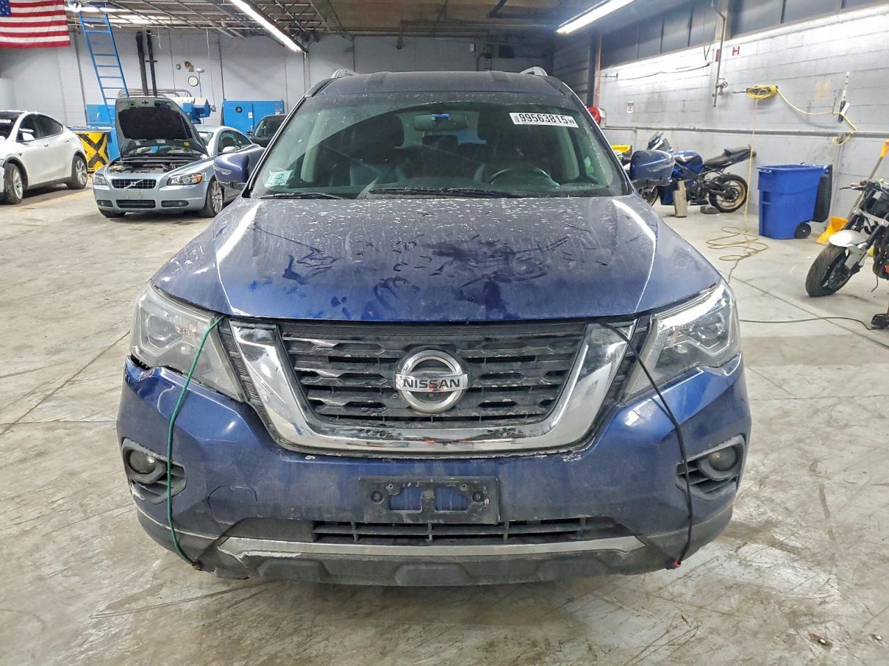 Nissan Pathfinder S Image 2