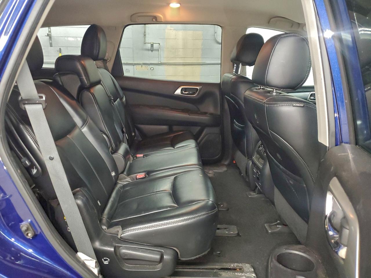 Nissan Pathfinder S Image 6