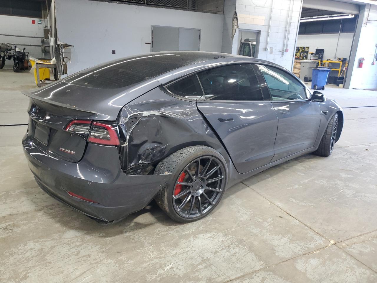 Tesla Model 3 Image 3