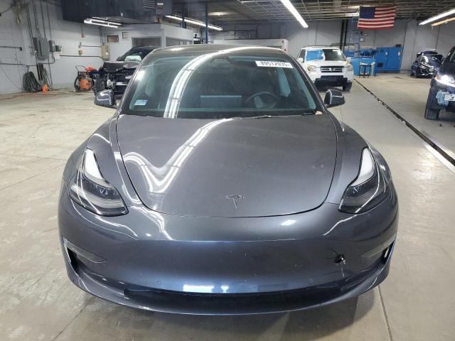 Tesla Model 3 Image 5
