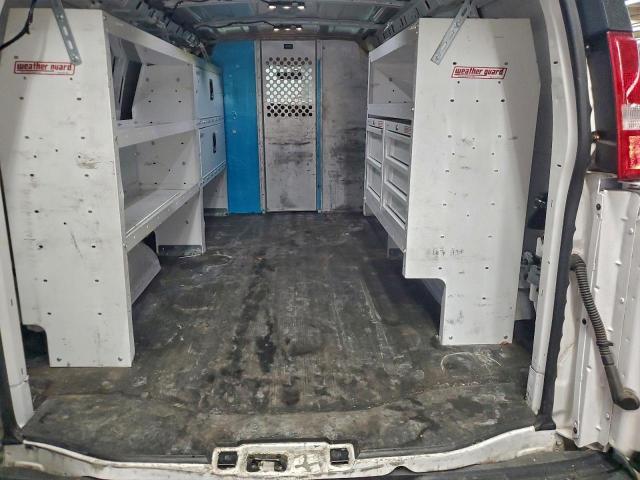 Chevrolet Express Image 12