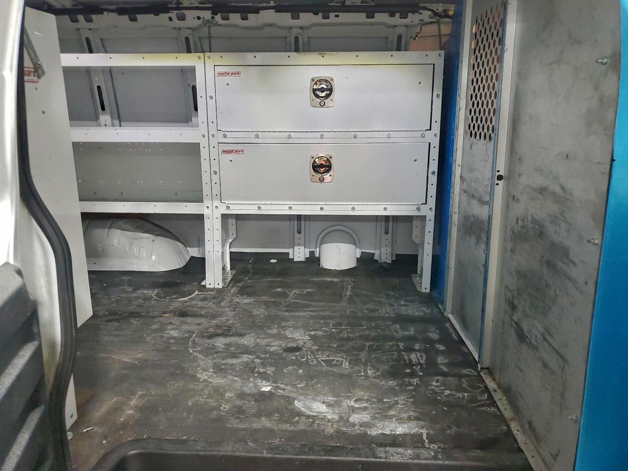 Chevrolet Express Image 7