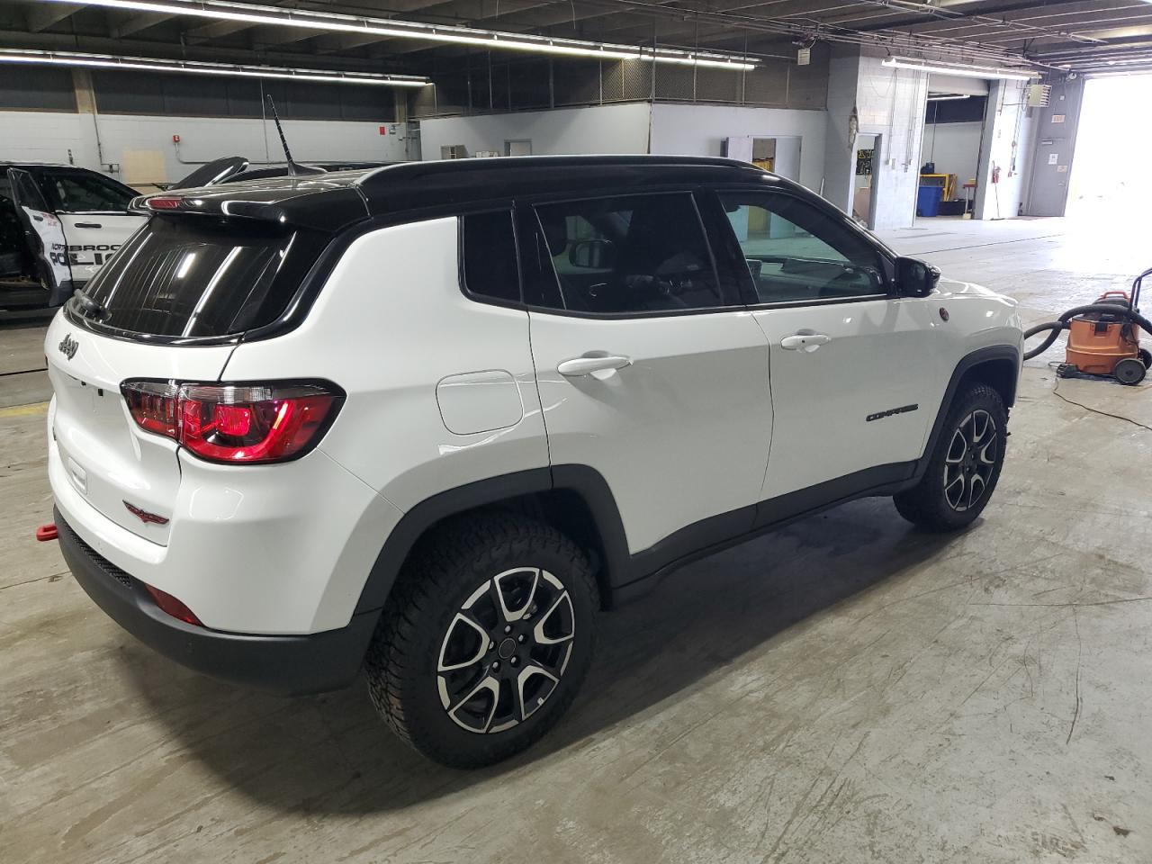 Jeep Compass Trailhawk Image 4