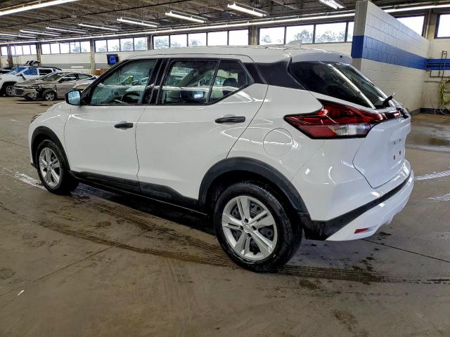 Nissan Kicks S Image 2