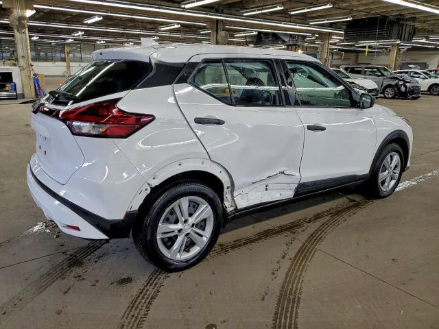 Nissan Kicks S Image 3