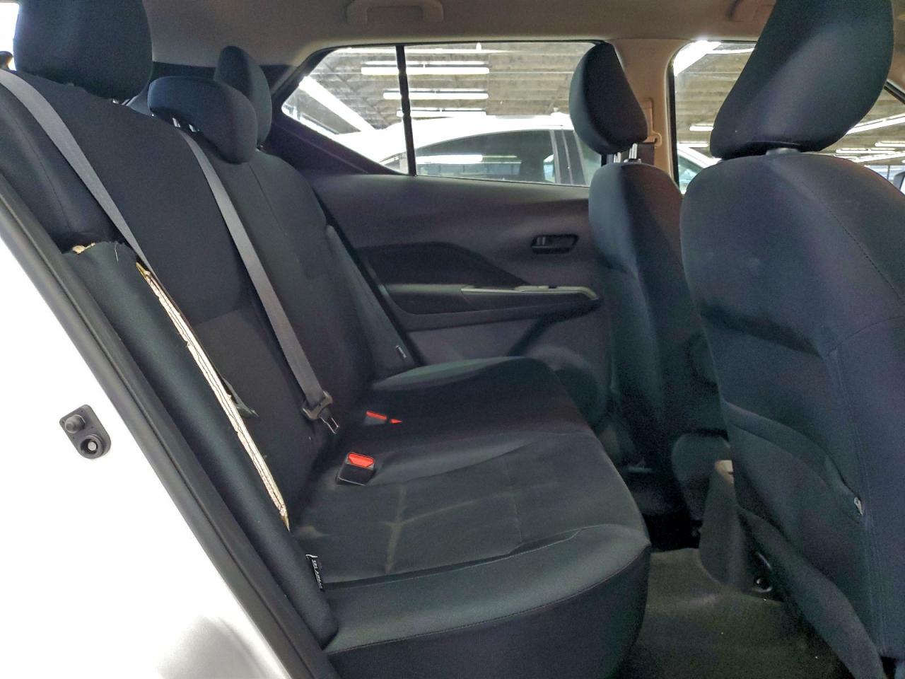 Nissan Kicks S Image 8