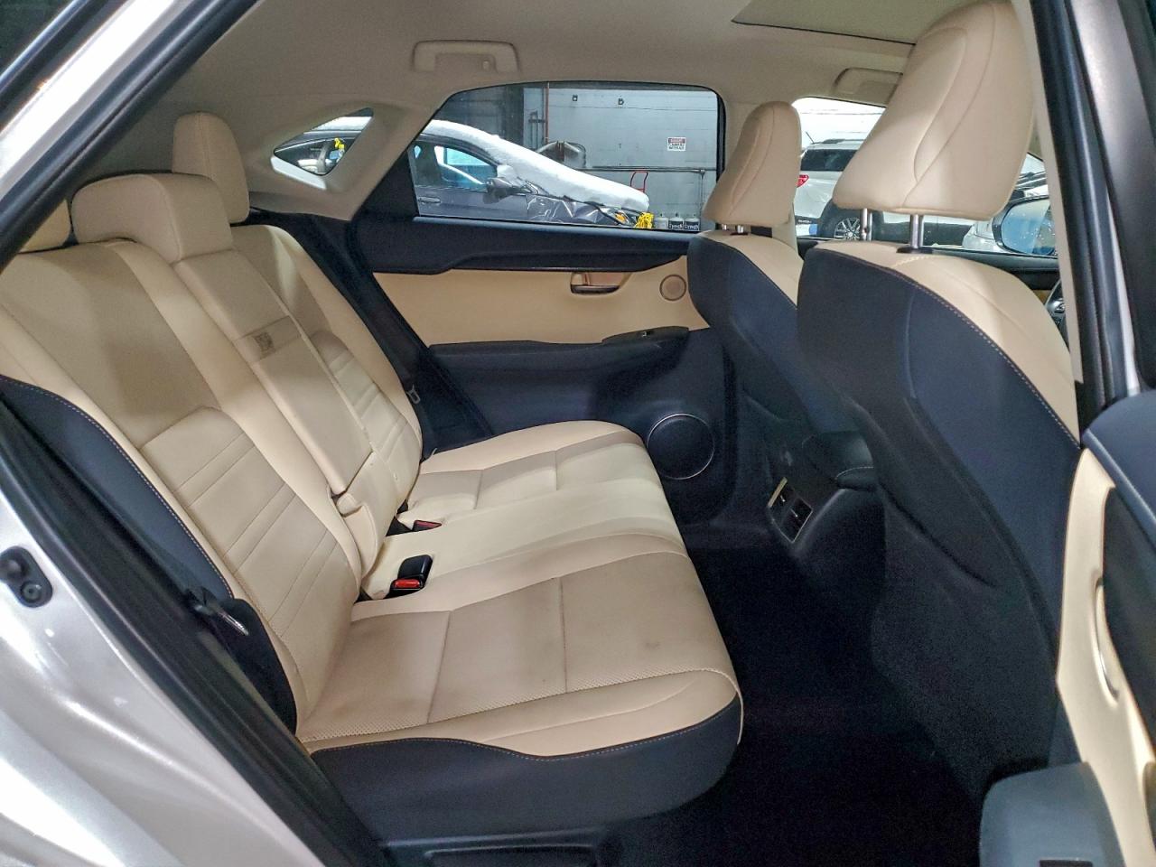 Lexus NX 300h Image 10