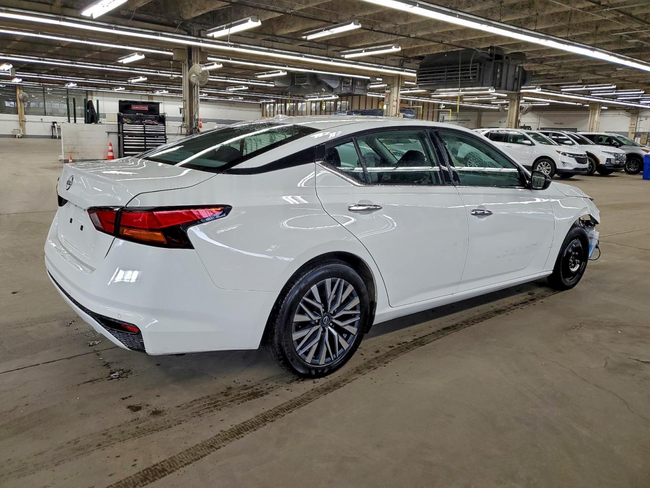 Nissan Altima Sv Image 2