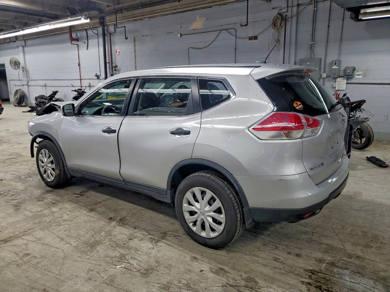 Nissan Rogue S Image 2
