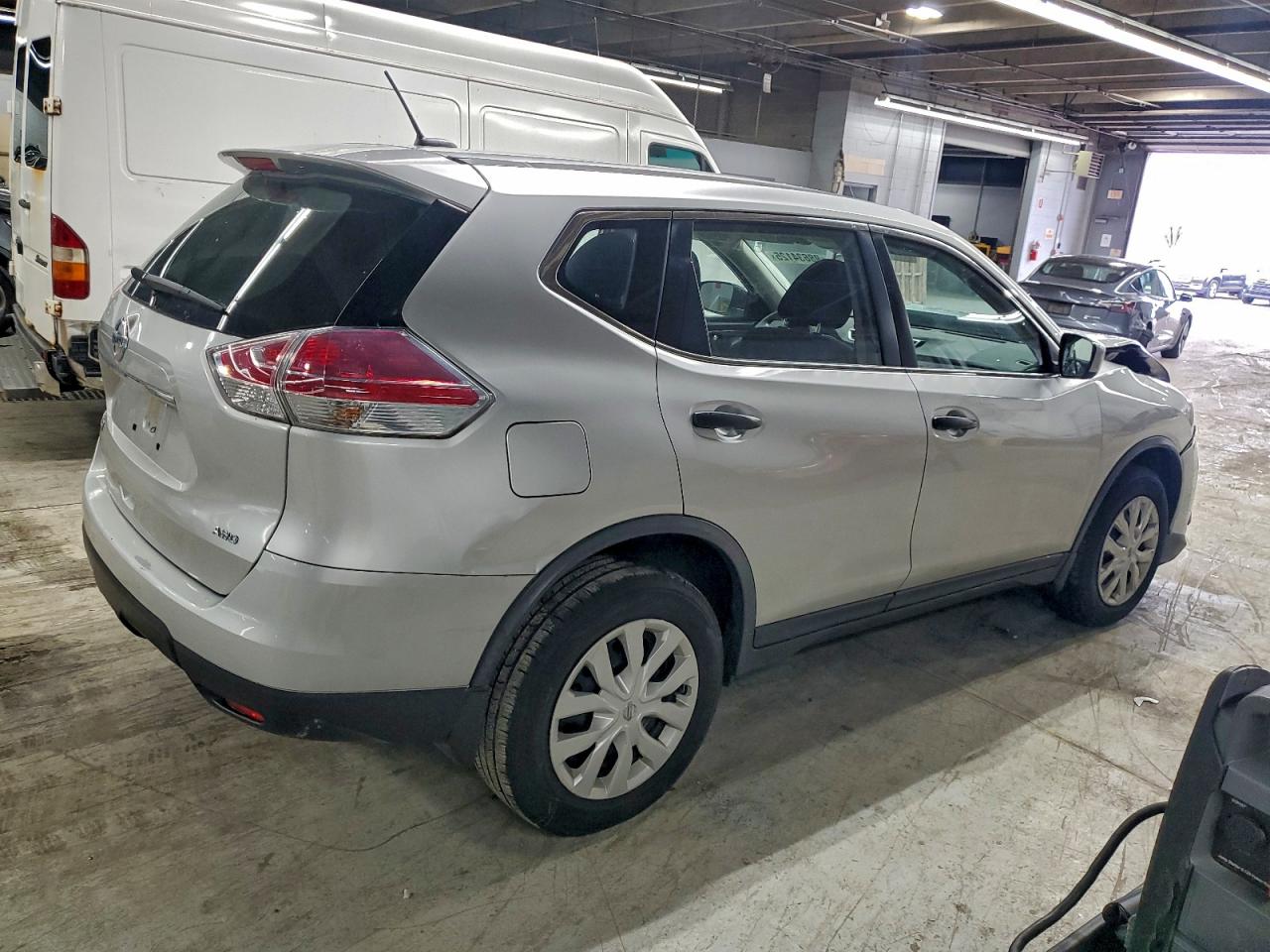 Nissan Rogue S Image 6