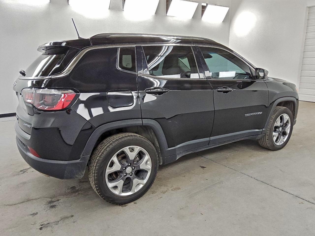 Jeep Compass Limited Image 12