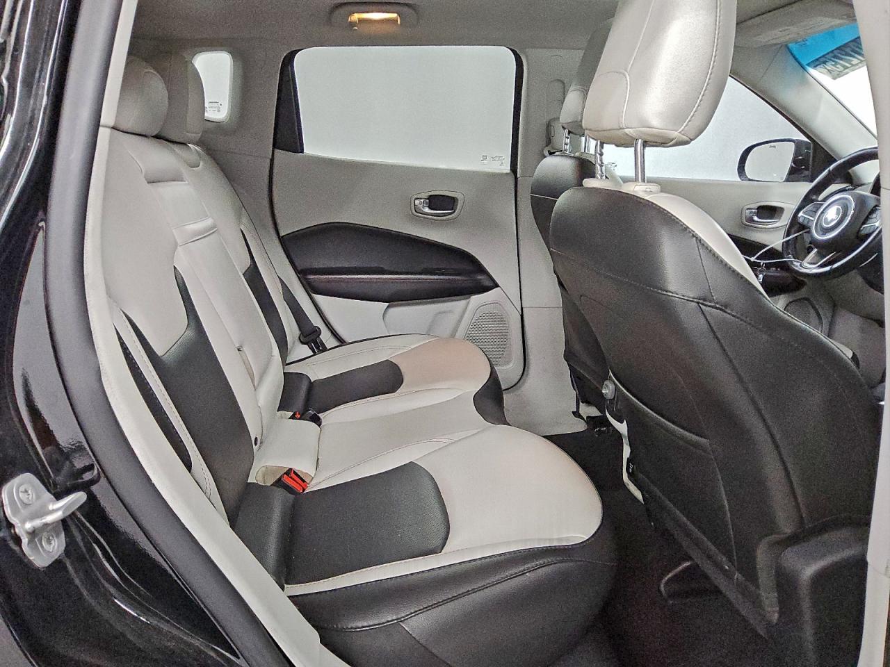 Jeep Compass Limited Image 10