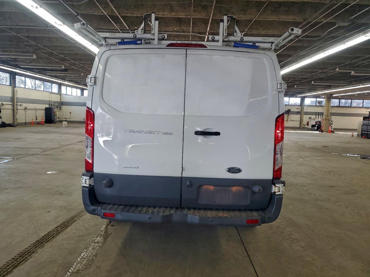 Ford Transit T-350 Image 3