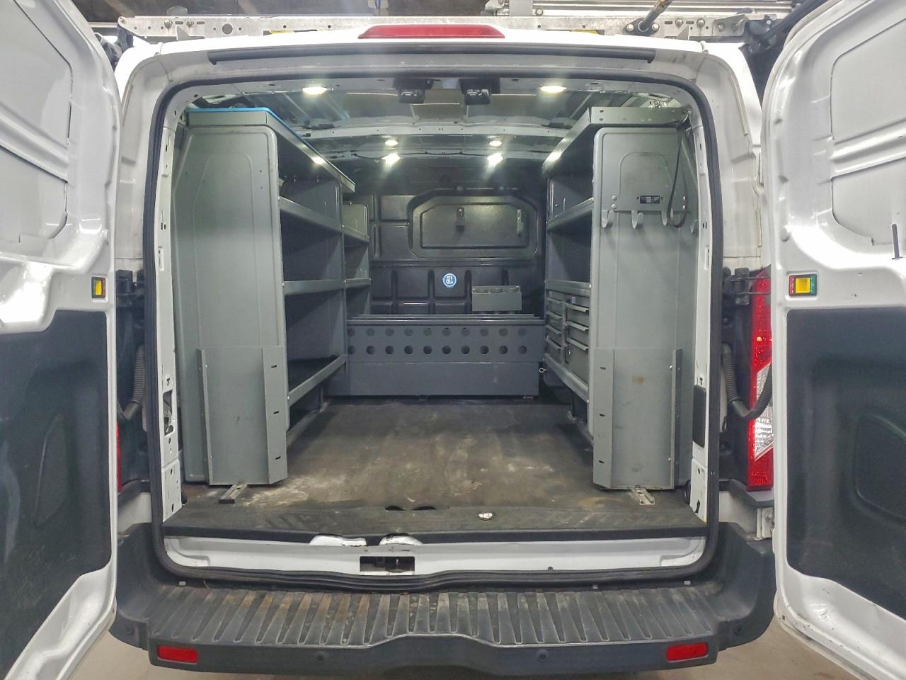 Ford Transit T-250 Image 10