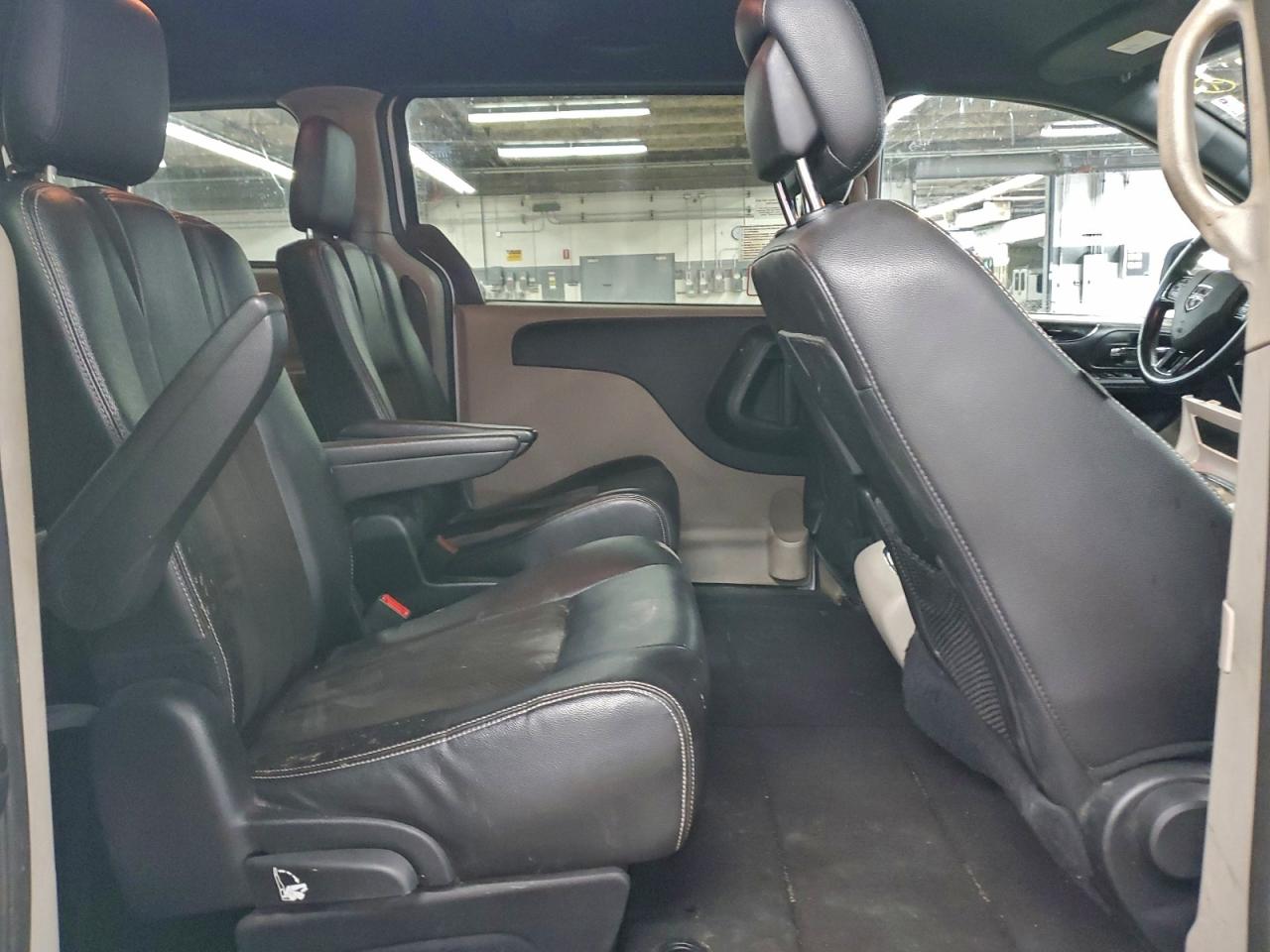 Dodge Caravan Sxt Image 10