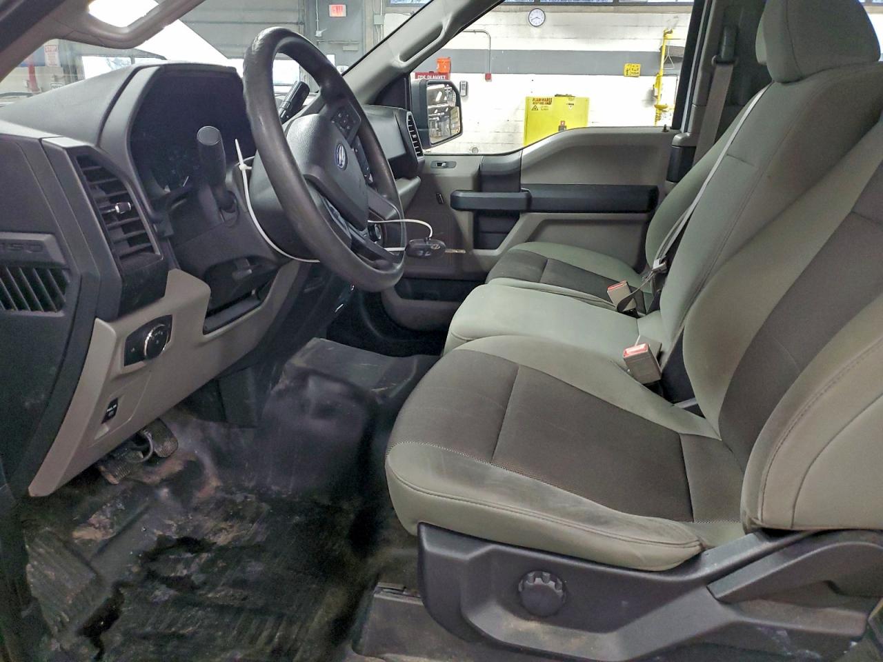 Ford F-150 Super Cab Image 8