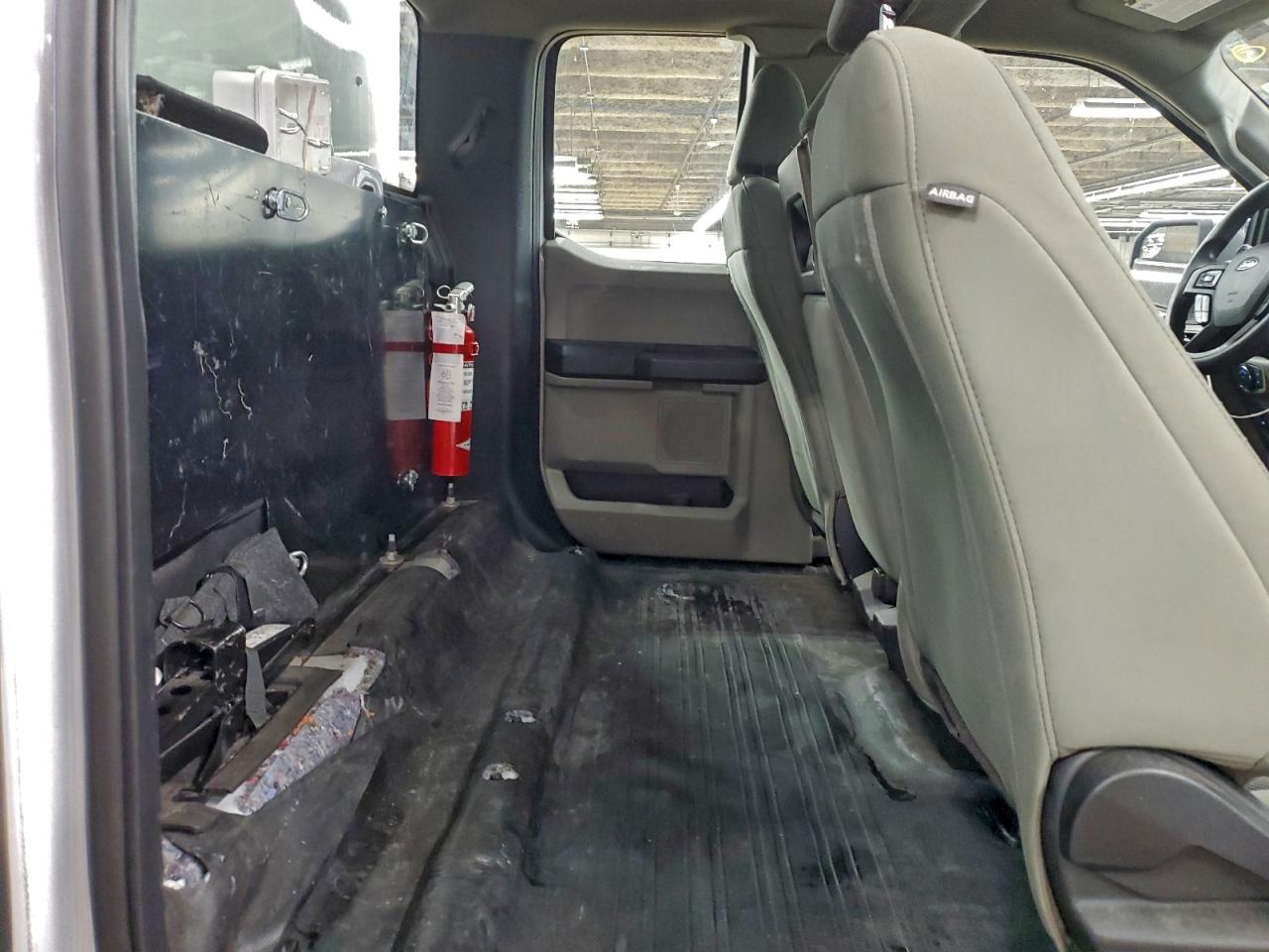 Ford F-150 Super Cab Image 9