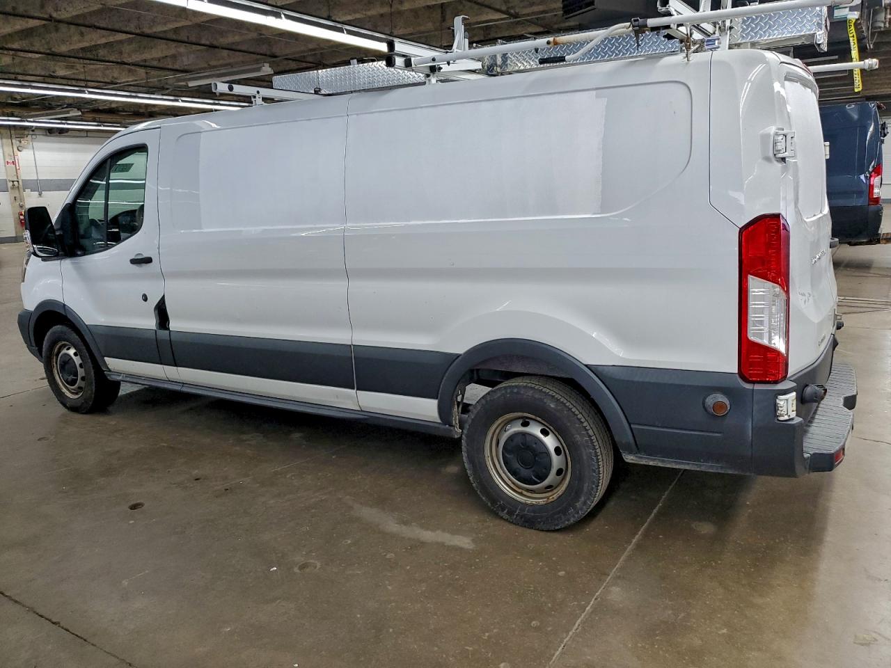 Ford Transit T-350 Image 5