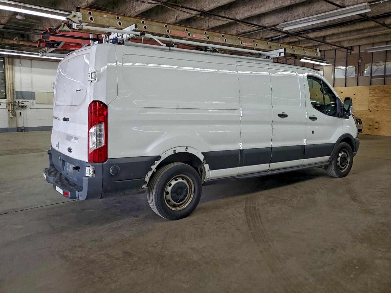 Ford Transit T-350 Image 5