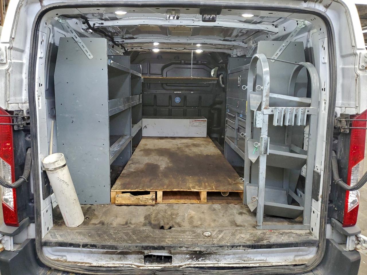 Ford Transit T-350 Image 11