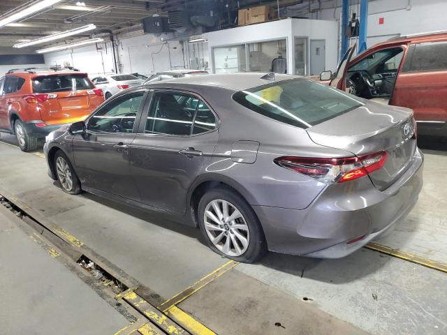 Toyota Camry Le Image 10