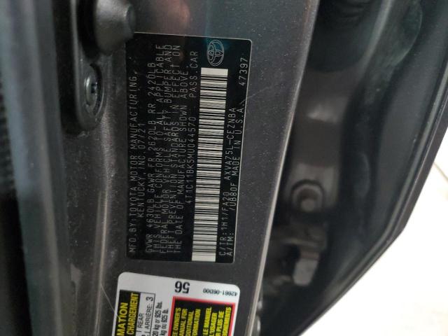 Toyota Camry Le Image 4