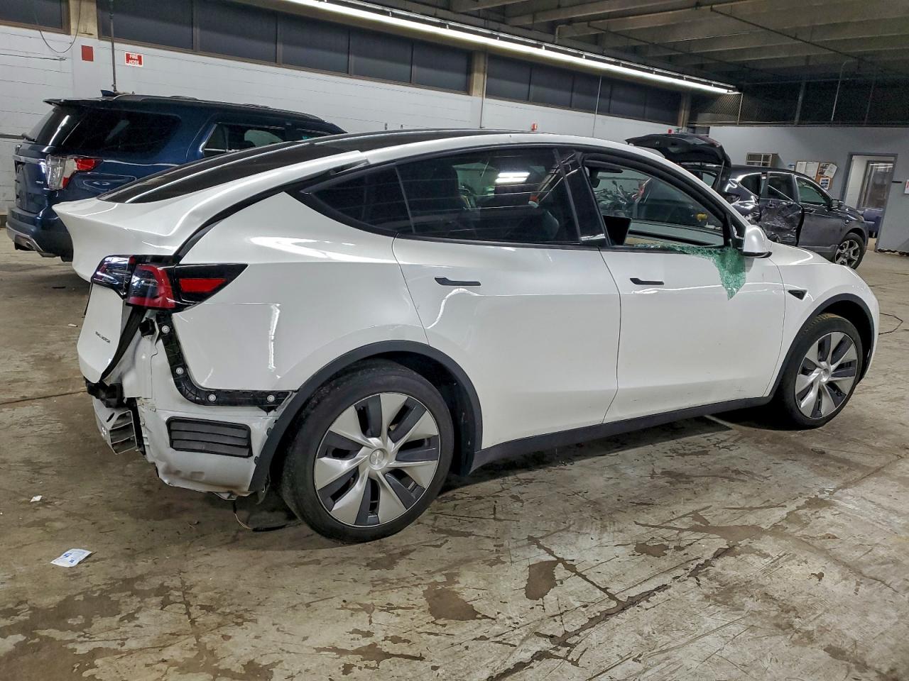 Tesla Model Y Image 12