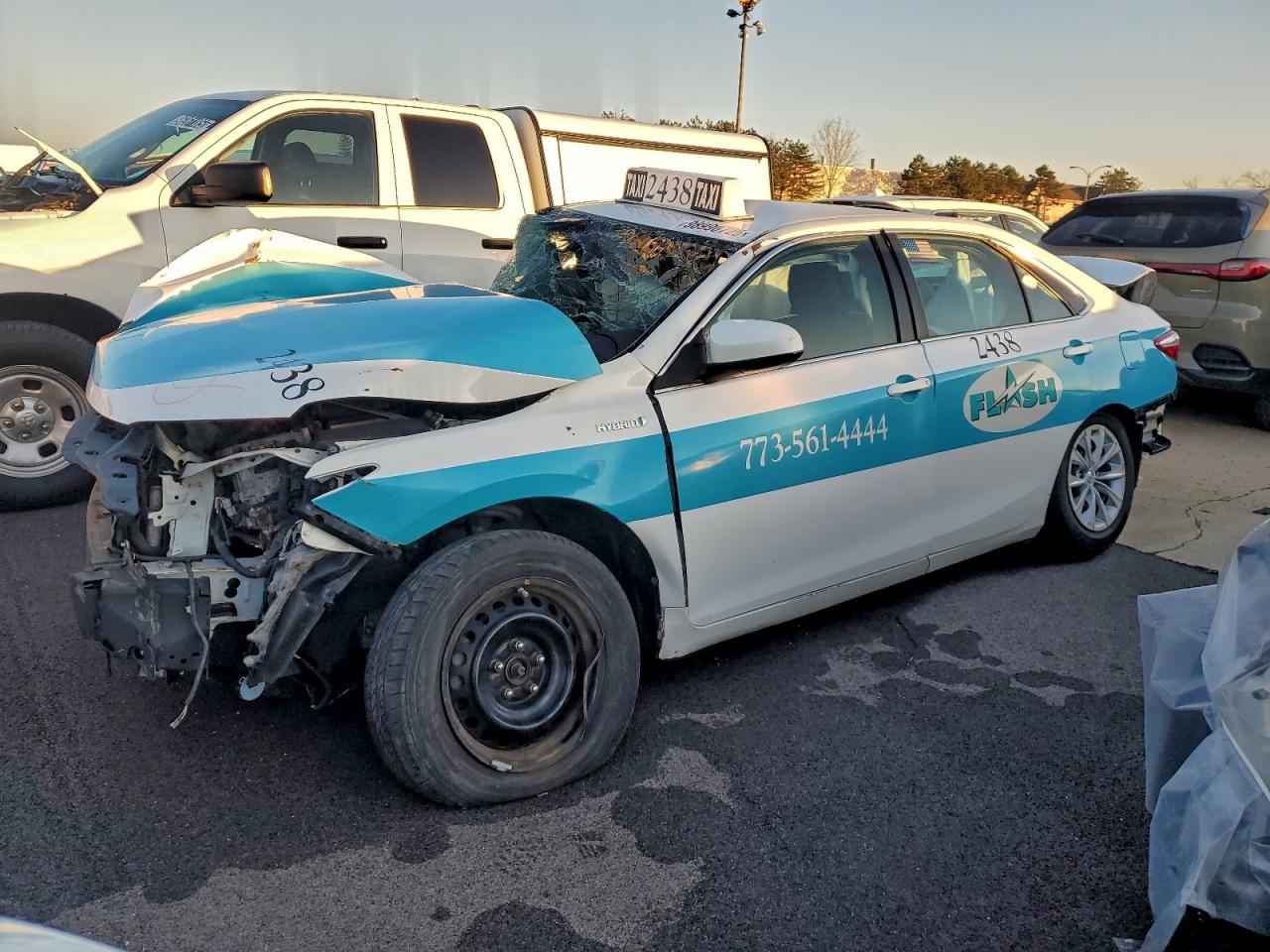 Toyota Camry Hybrid Image 1
