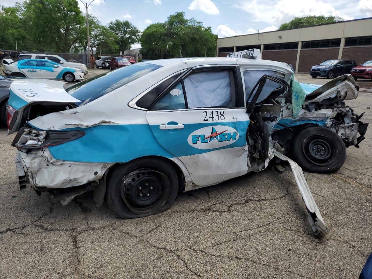 Toyota Camry Hybrid Image 4