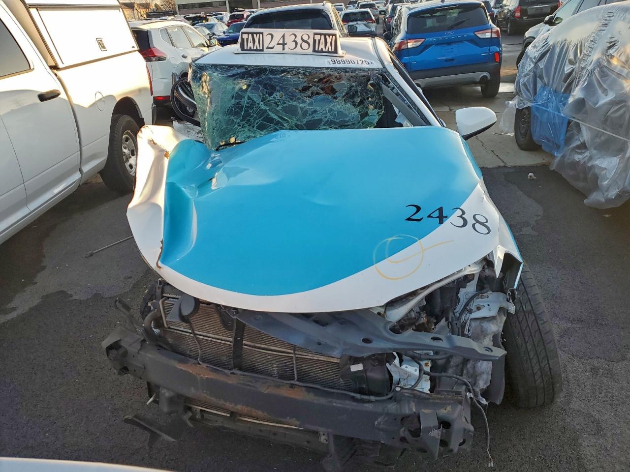 Toyota Camry Hybrid Image 2