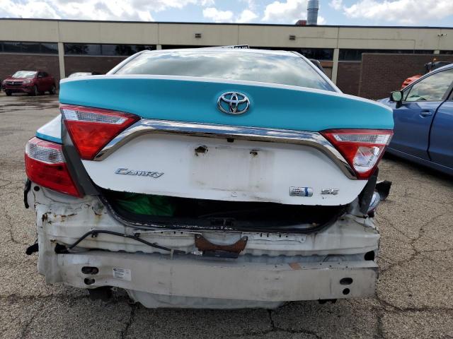 Toyota Camry Hybrid Image 10