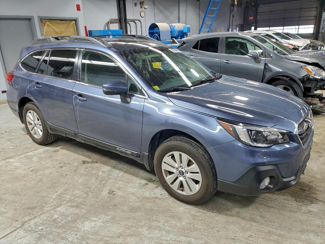 Subaru Outback 2.5i Premium Image 11