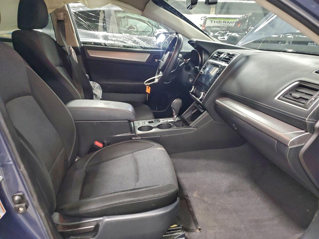 Subaru Outback 2.5i Premium Image 3