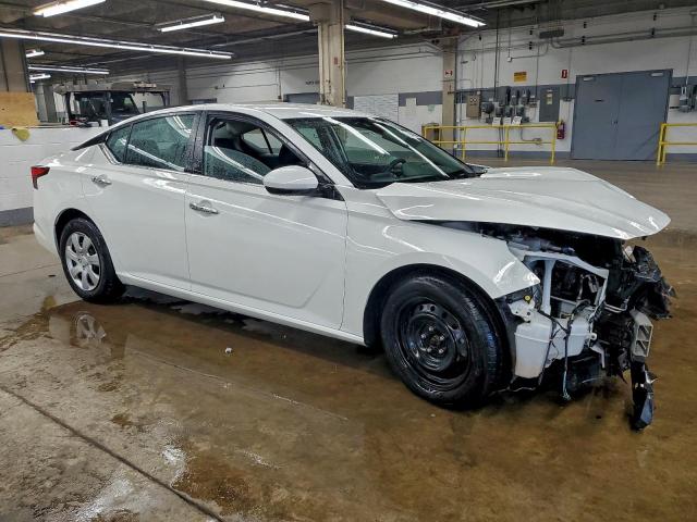 Nissan Altima S Image 9