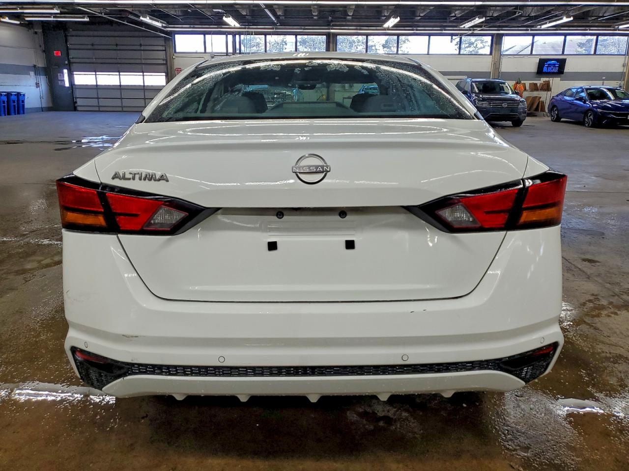 Nissan Altima S Image 10