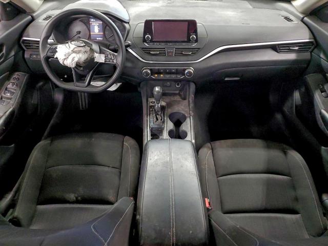 Nissan Altima S Image 4