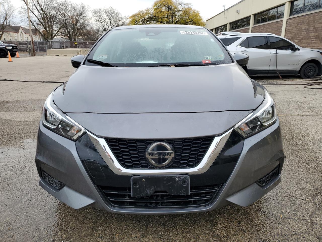 Nissan Versa Sv Image 6