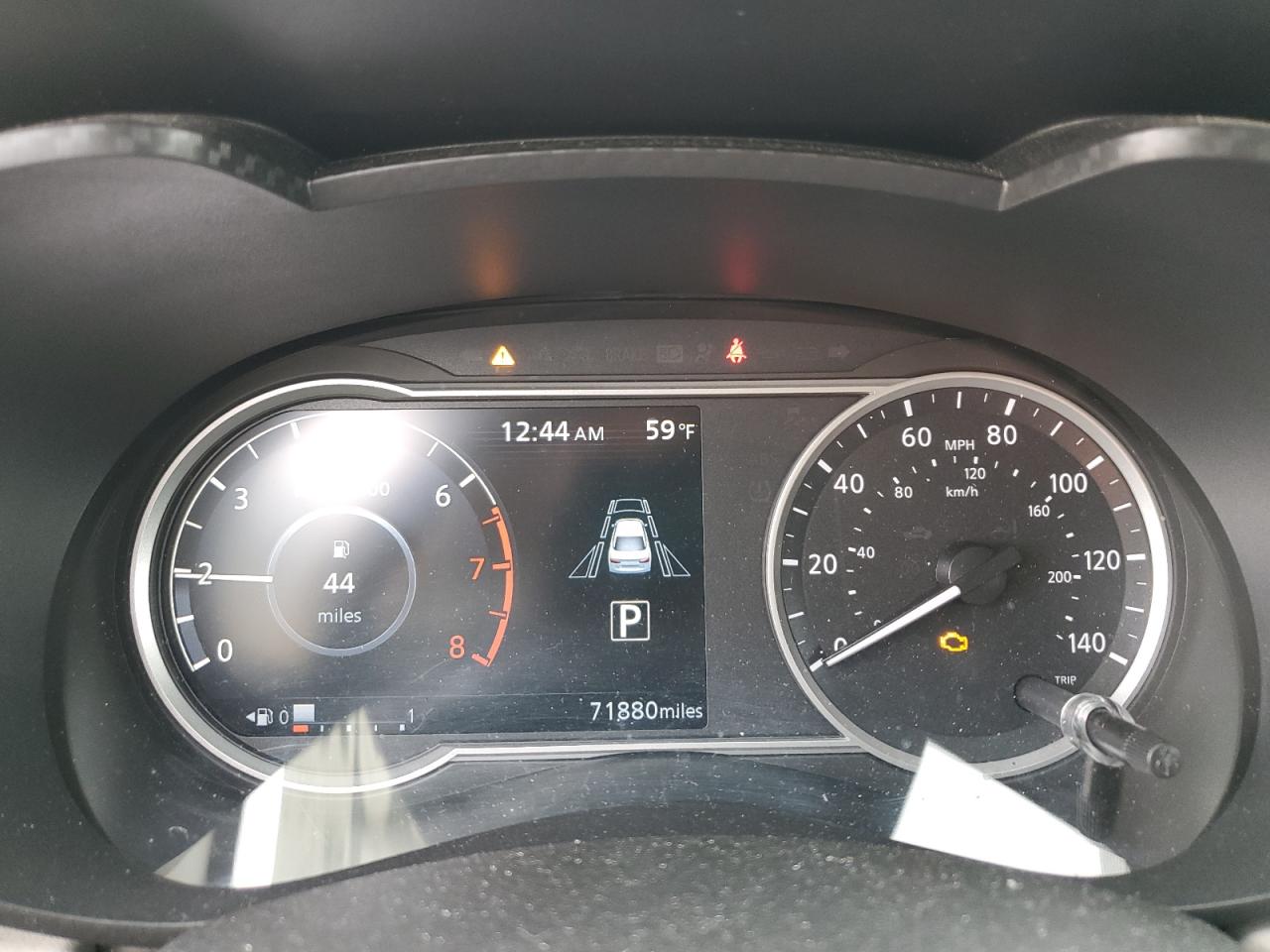 Nissan Versa Sv Image 4