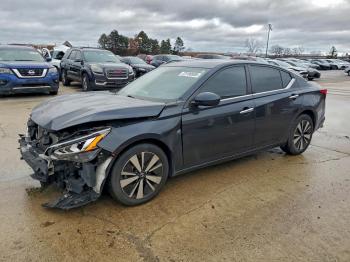  Salvage Nissan Altima