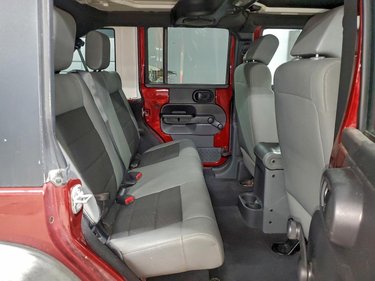 Jeep Wrangler X Image 13