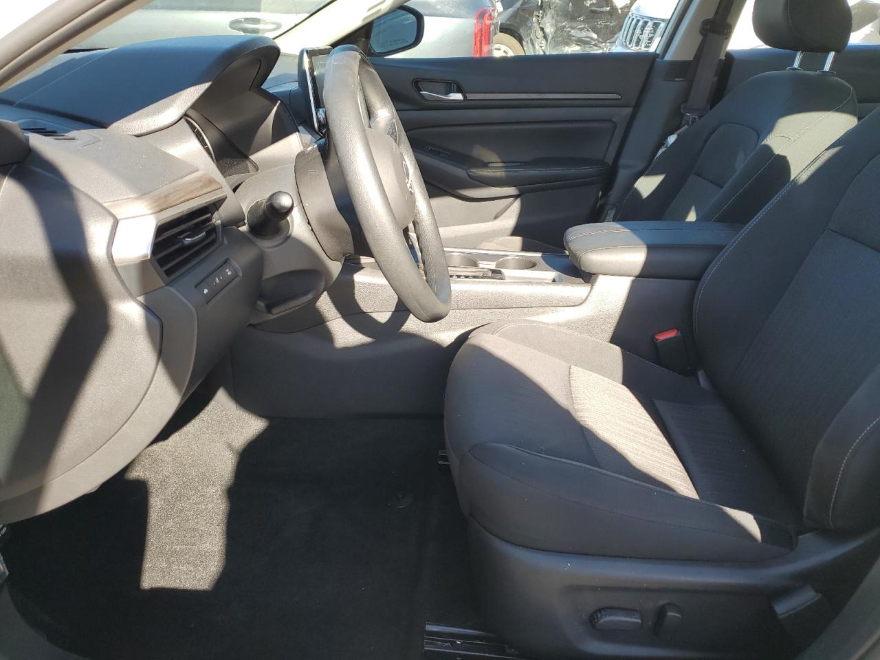 Nissan Altima Sv Image 11