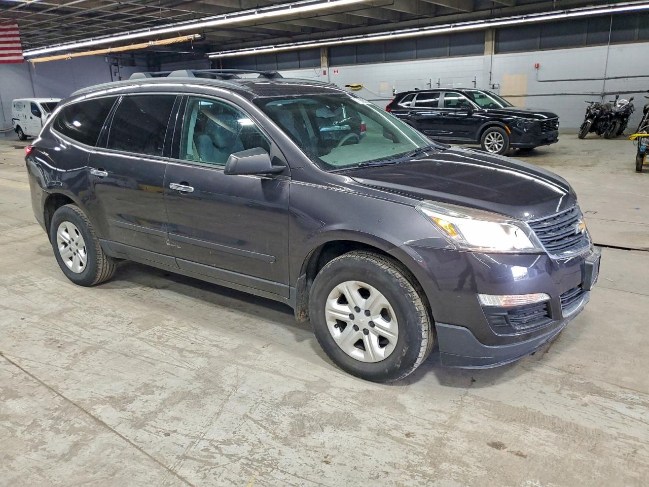 Chevrolet Traverse Ls Image 3