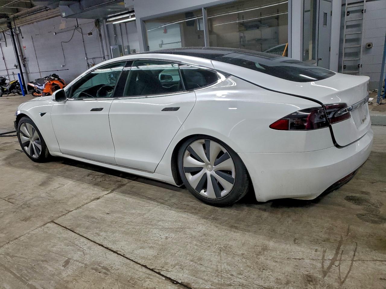 Tesla Model S Image 5