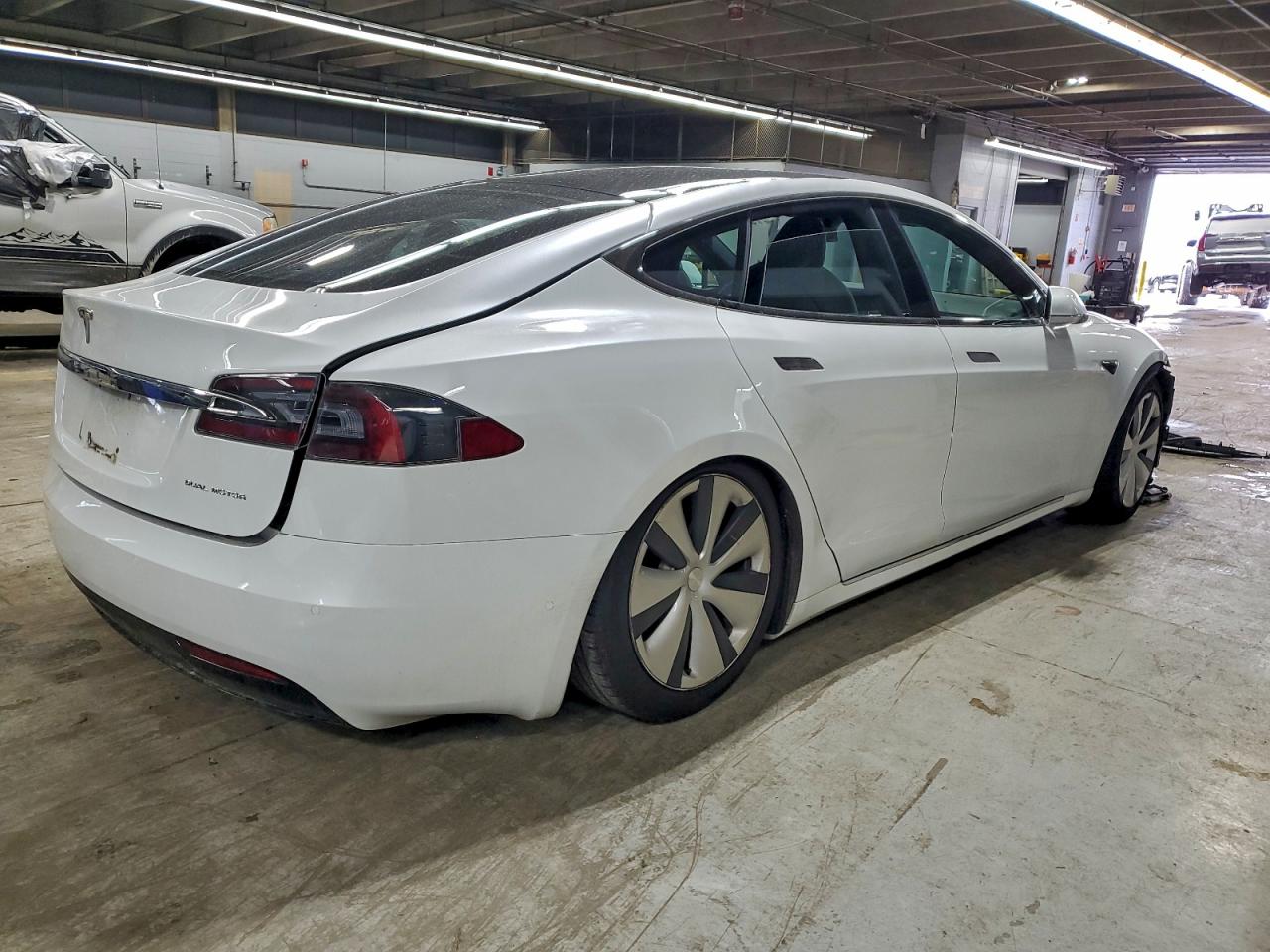 Tesla Model S Image 4