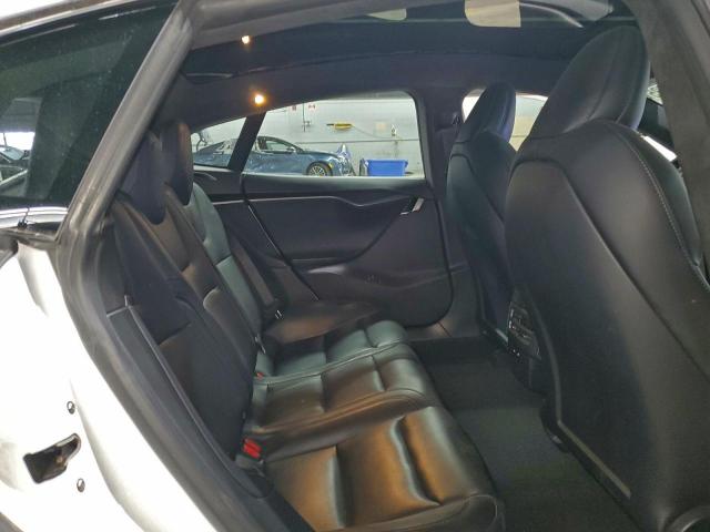 Tesla Model S Image 8